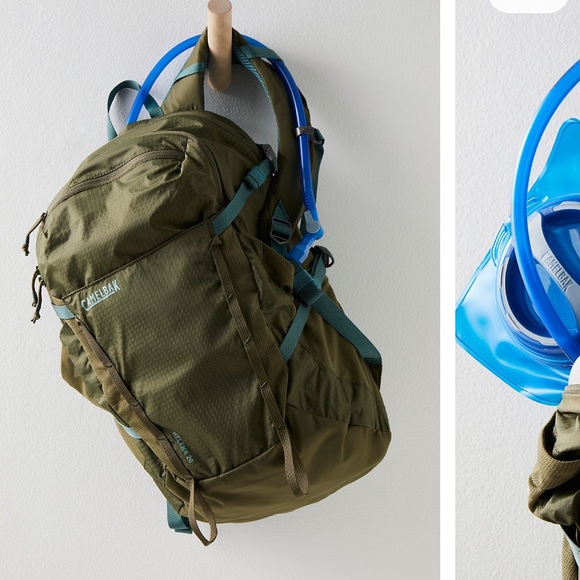 Camelbak Helena 20L Hydration Backpack - Picture 1 of 4